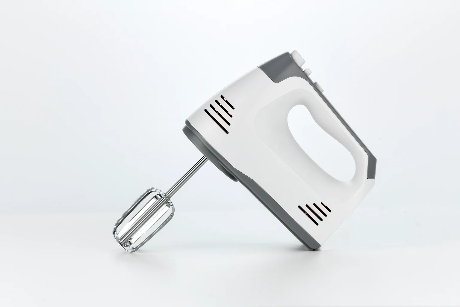 Verified white and gray GHM009 hand mixer with twin beaters